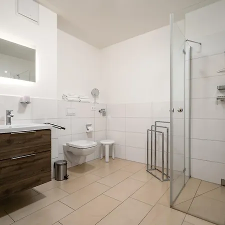 Appartement Hafenblick - In Der Hafenresidenz Mit Balkon & Wasserblick